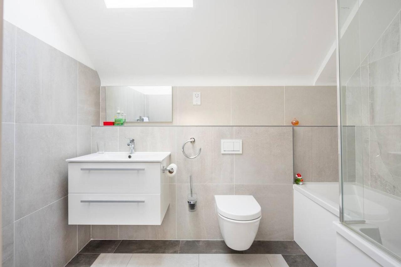 Better Than A Hotel Rochford Ngoại thất bức ảnh